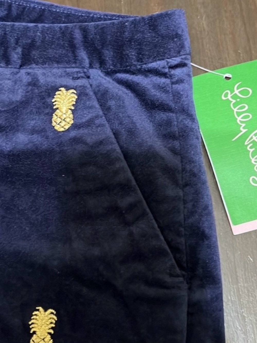 Lilly Pulitzer Adie Short Embroidered Pineapple - Picture 6 of 13